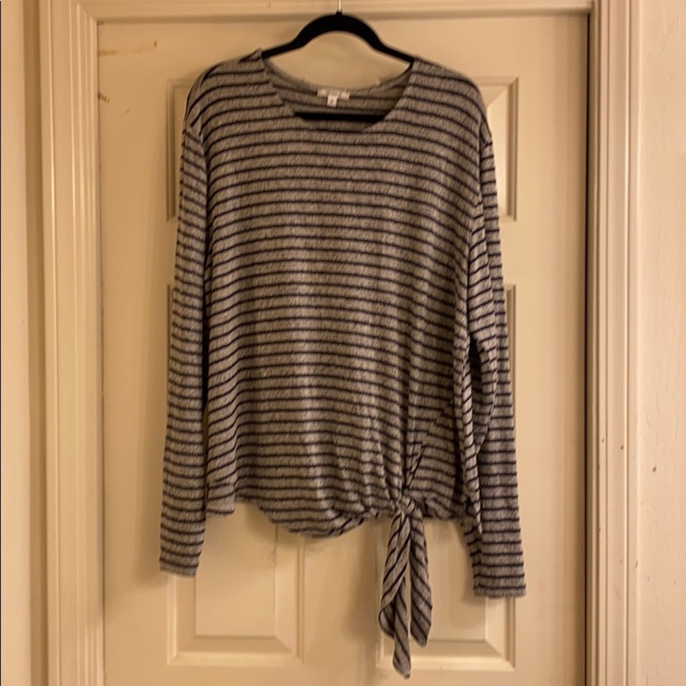 Stella & Dot tie front lawn sleeve knit top one X